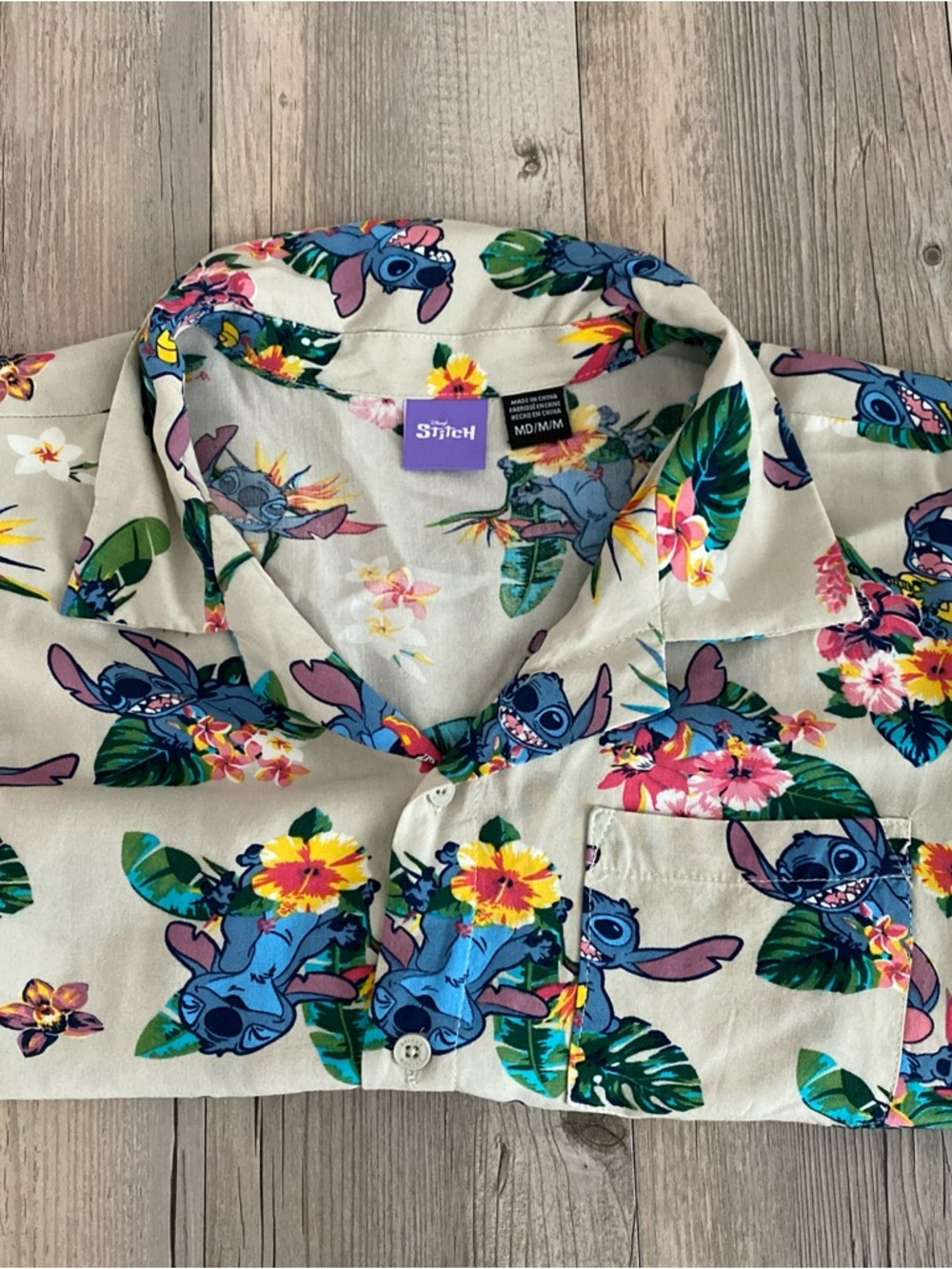 Disney Stitch Mens Short Sleeve Floral Tropical Button Shirt Medium - Picture 8 of 8